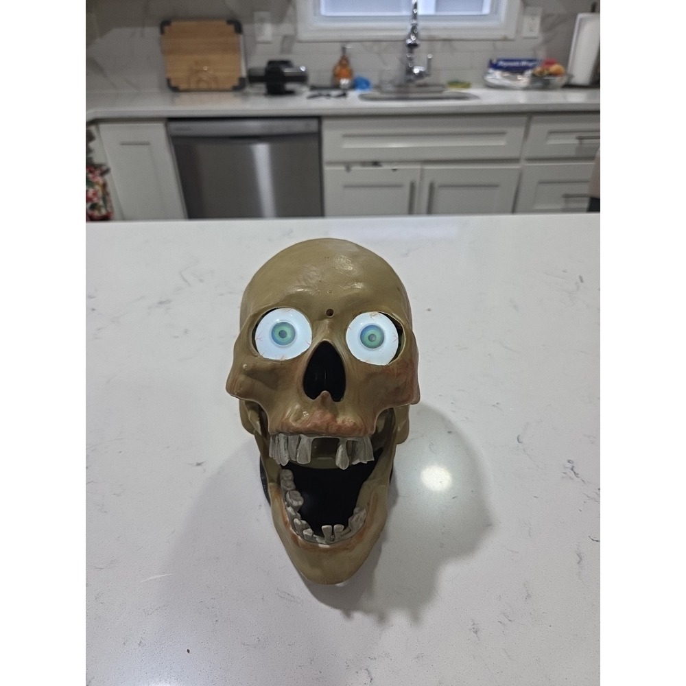 Vintage Gemmy Talking Motion Activated Disembodied Skull Prop Halloween Light Up